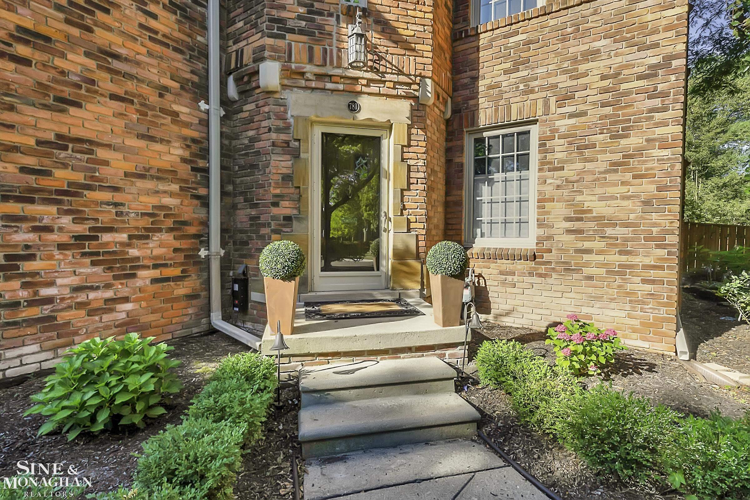 781 Washington Road Grosse Pointe, MI 48230 - Photo 2 of 43