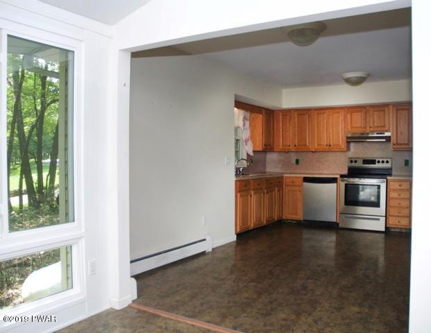 41 Holly Forest Road Mount Pocono, PA 18344 - Photo 11 of 36