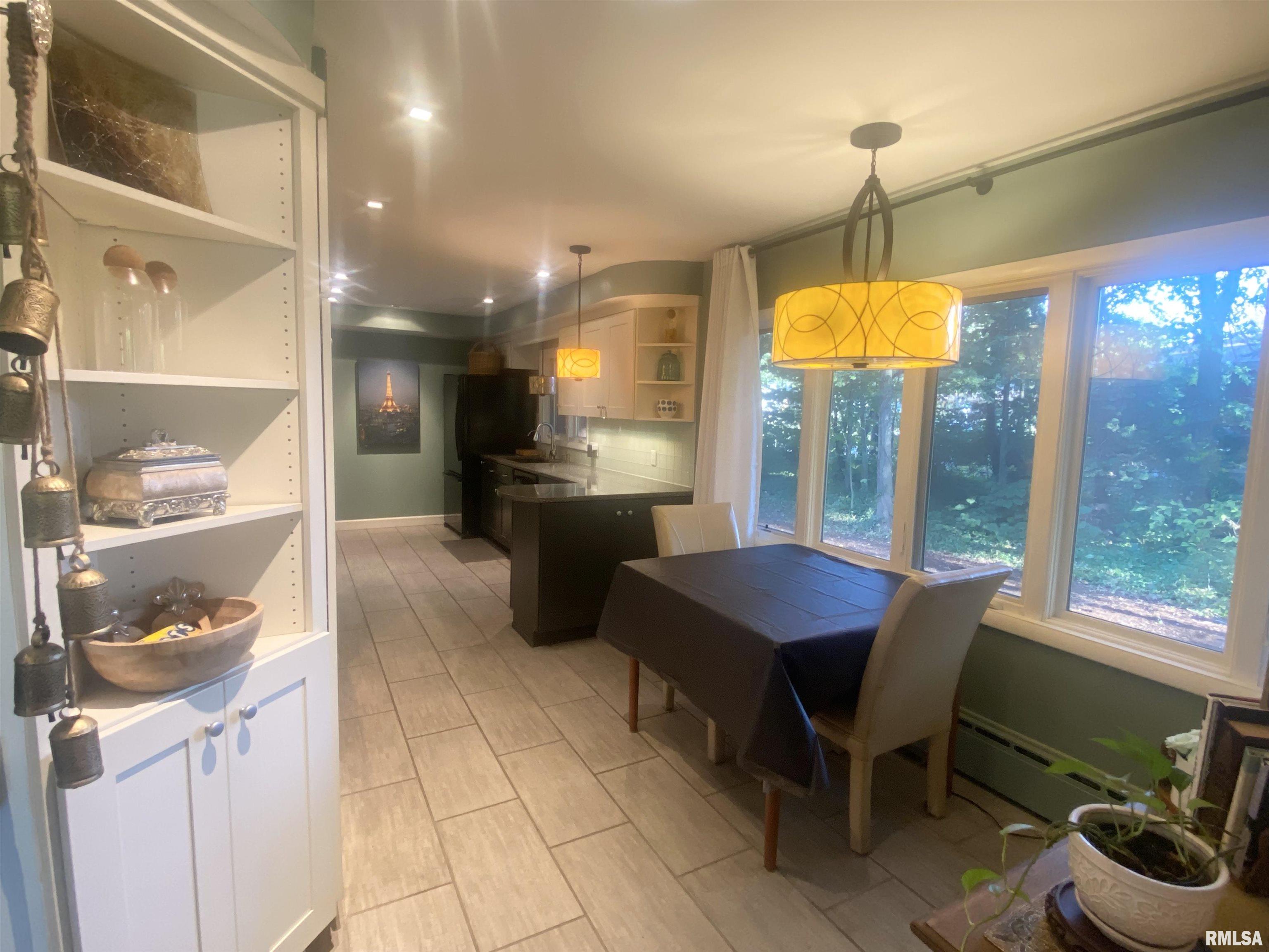 1815 Mound Road Jacksonville, IL 62650 - Photo 12 of 34