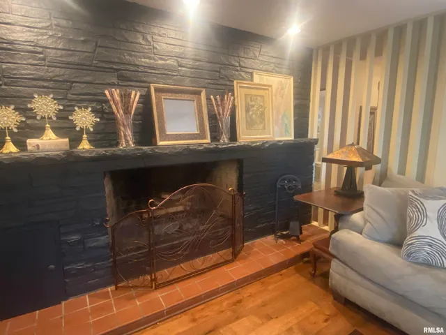 $218,000 | 1815 Mound Road, Jacksonville, IL 62650