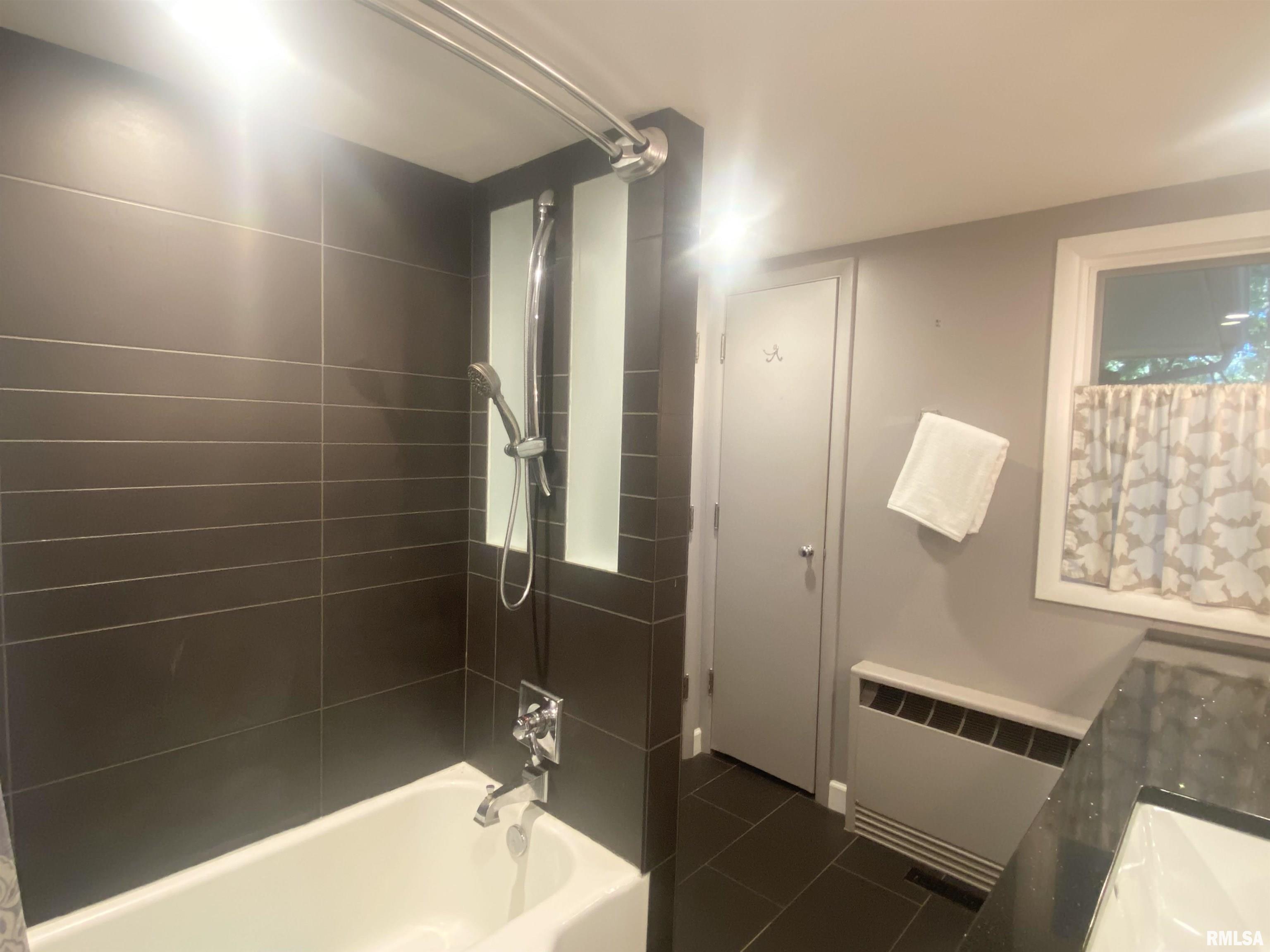 1815 Mound Road Jacksonville, IL 62650 - Photo 23 of 34