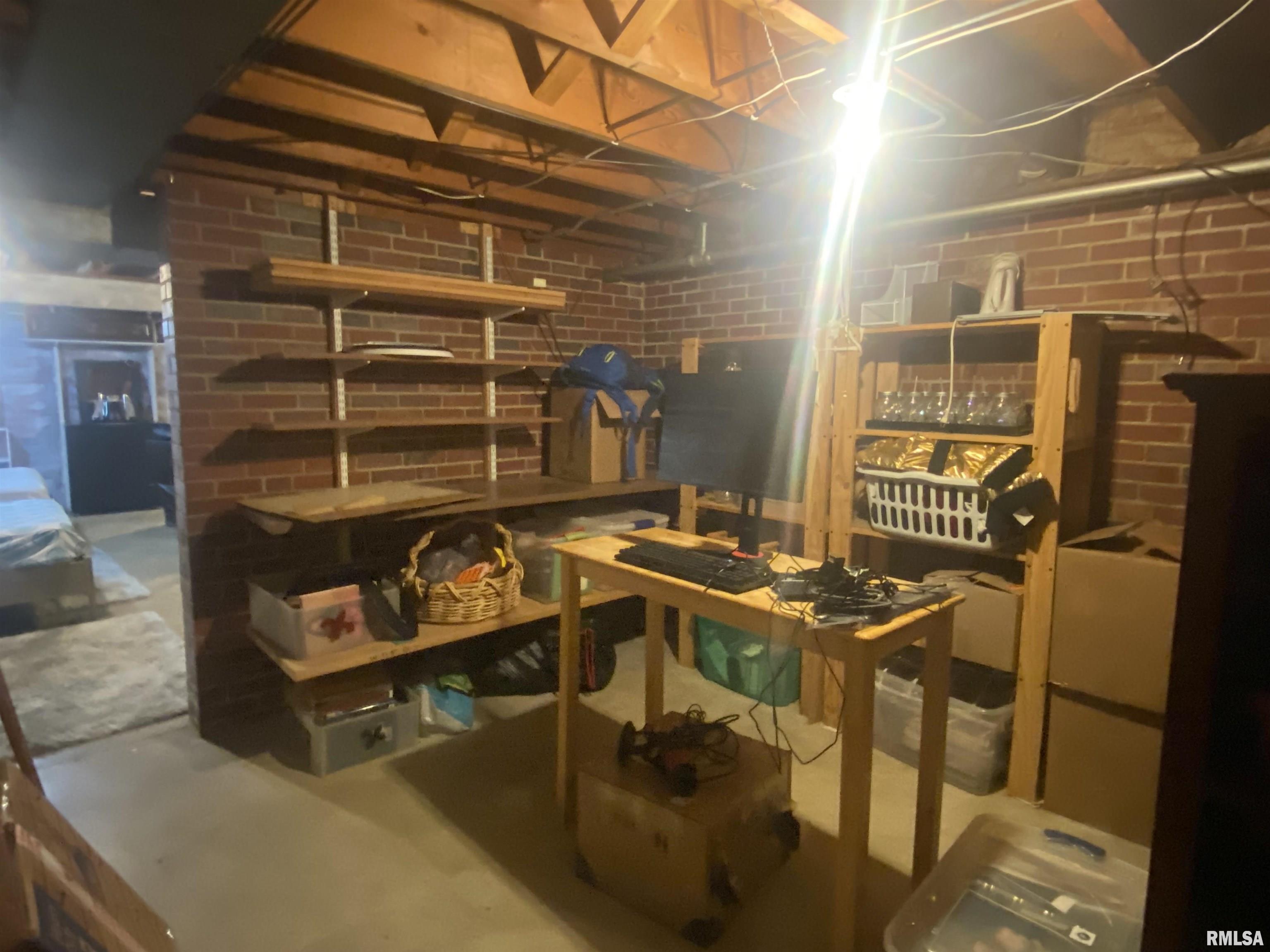 1815 Mound Road Jacksonville, IL 62650 - Photo 32 of 34