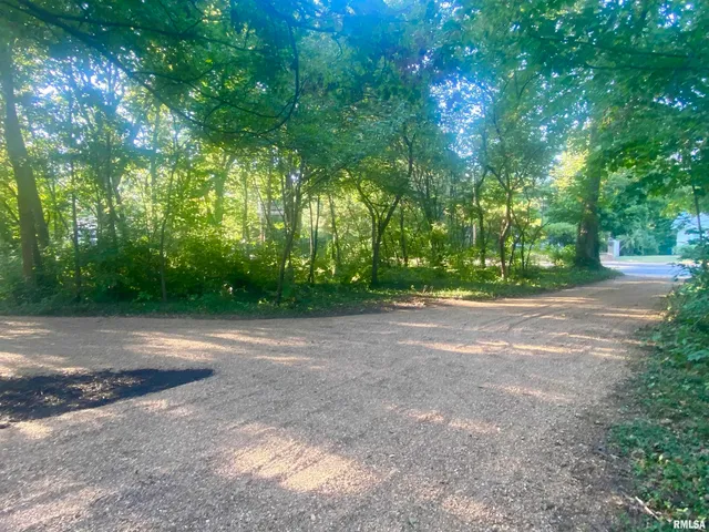 $218,000 | 1815 Mound Road, Jacksonville, IL 62650