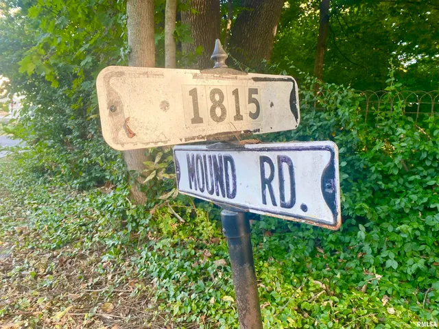 $218,000 | 1815 Mound Road, Jacksonville, IL 62650