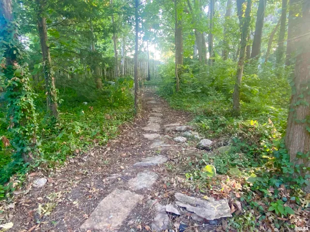 $218,000 | 1815 Mound Road, Jacksonville, IL 62650