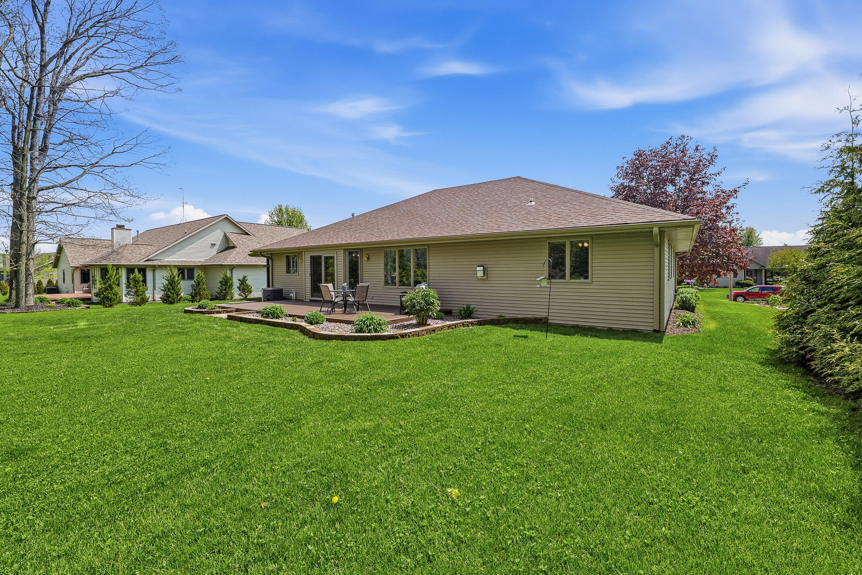 1616 Sandstone Lane Howards Grove, WI 53083 - Photo 38 of 47 Beautiful Ranch