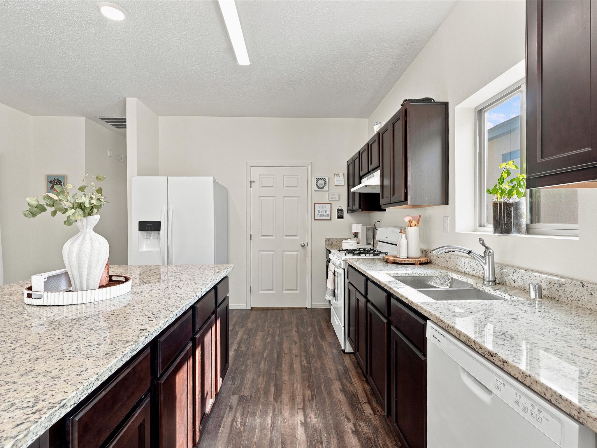 6331 Gannett Drive Northeast Rio Rancho, NM 87144 - Photo 11 of 33 Gallery Image 11