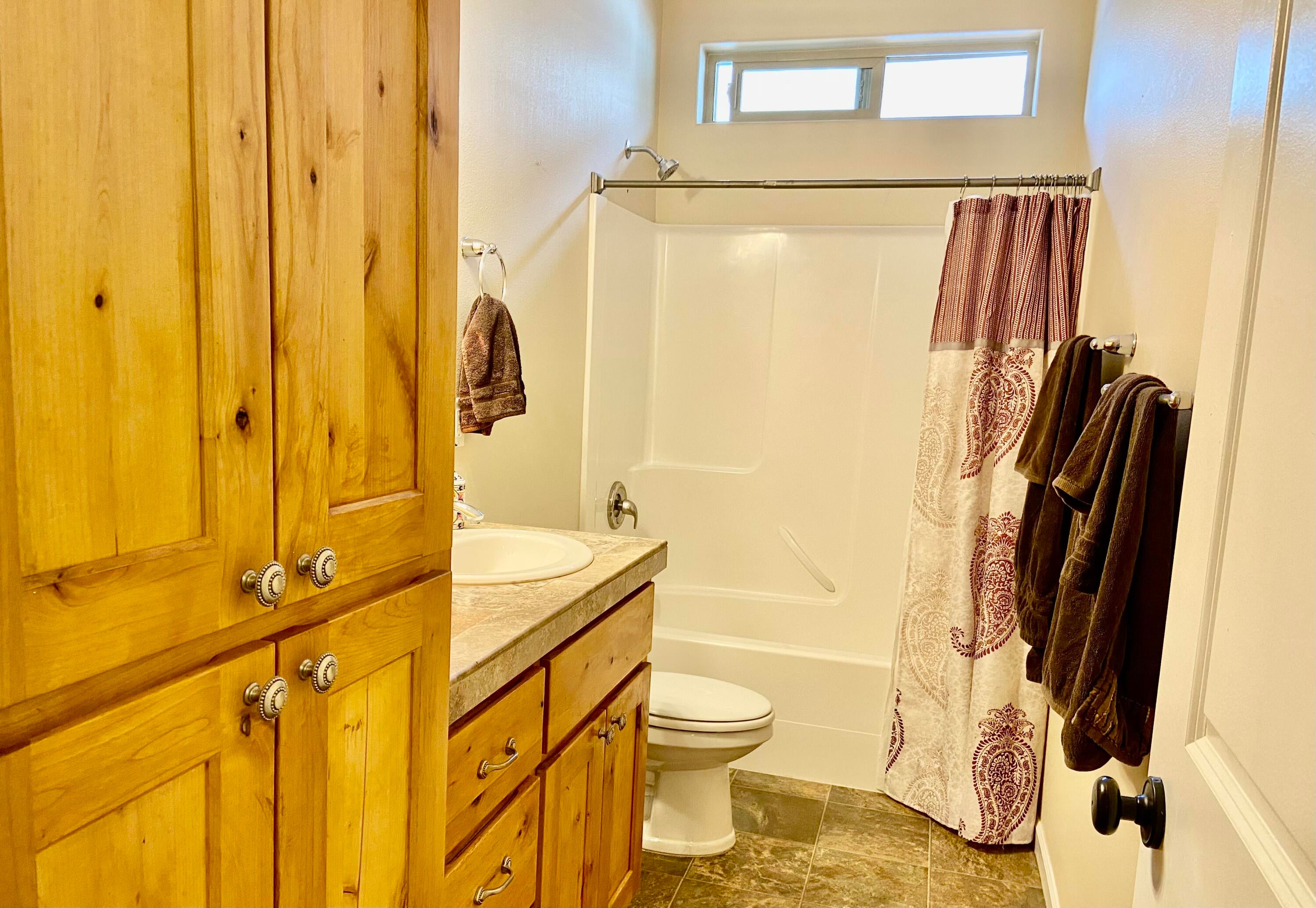 3191 Yellow Ribbon Drive Bend, OR 97701 - Photo 13 of 19 Main bathroom