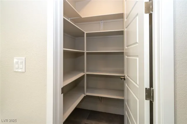 $999,000 | 933 Ests Bnd Court, Las Vegas, NV 89138