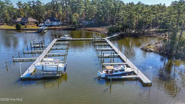 $389,900 | 42 Winding Creek Drive, Oriental, NC 28571