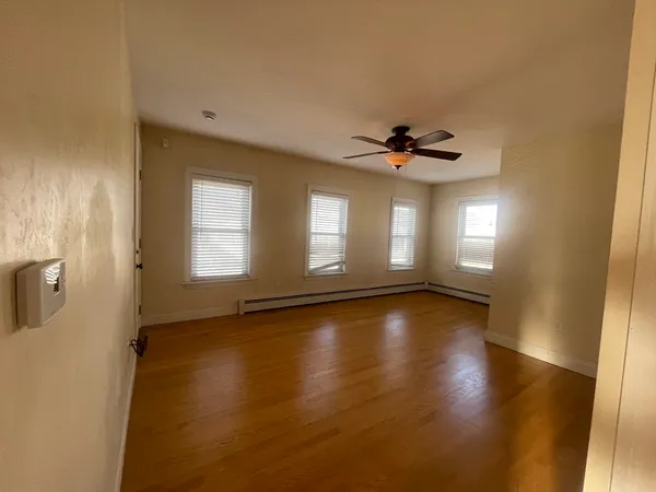$2,300 | 363 Shrewsbury Street, Unit 2, Worcester, MA 01604