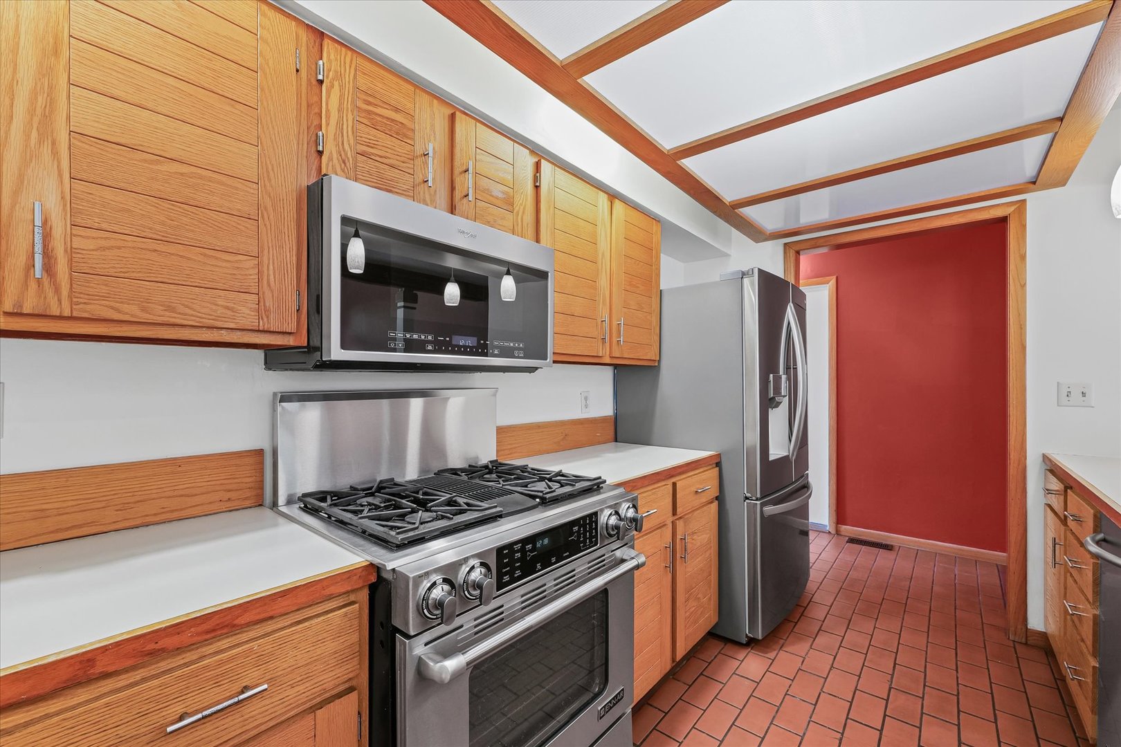 1914 Woodfield Road Champaign, IL 61822 - Photo 9 of 54 Gallery Image 9