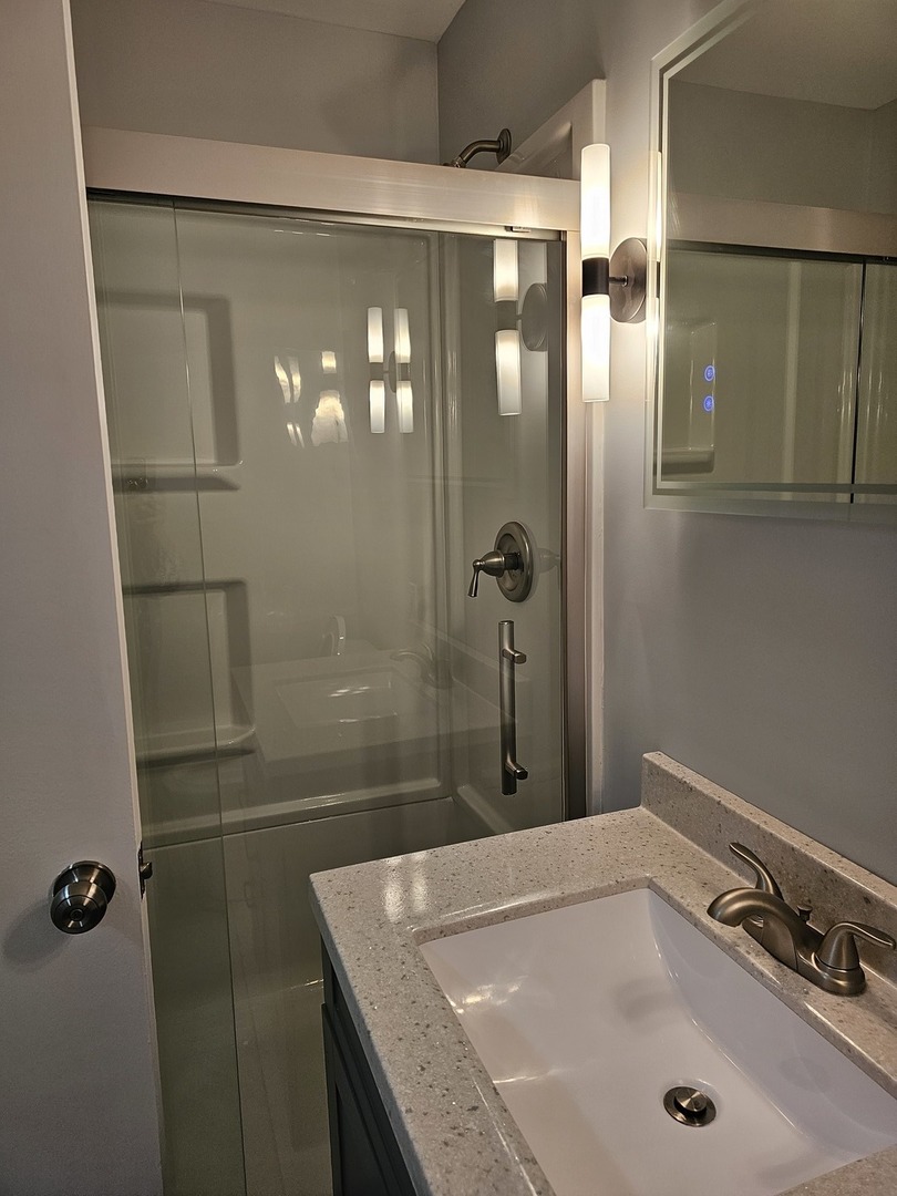 922 East Old Willow Road, Unit 208 Prospect Heights, IL 60070 - Photo 5 of 18