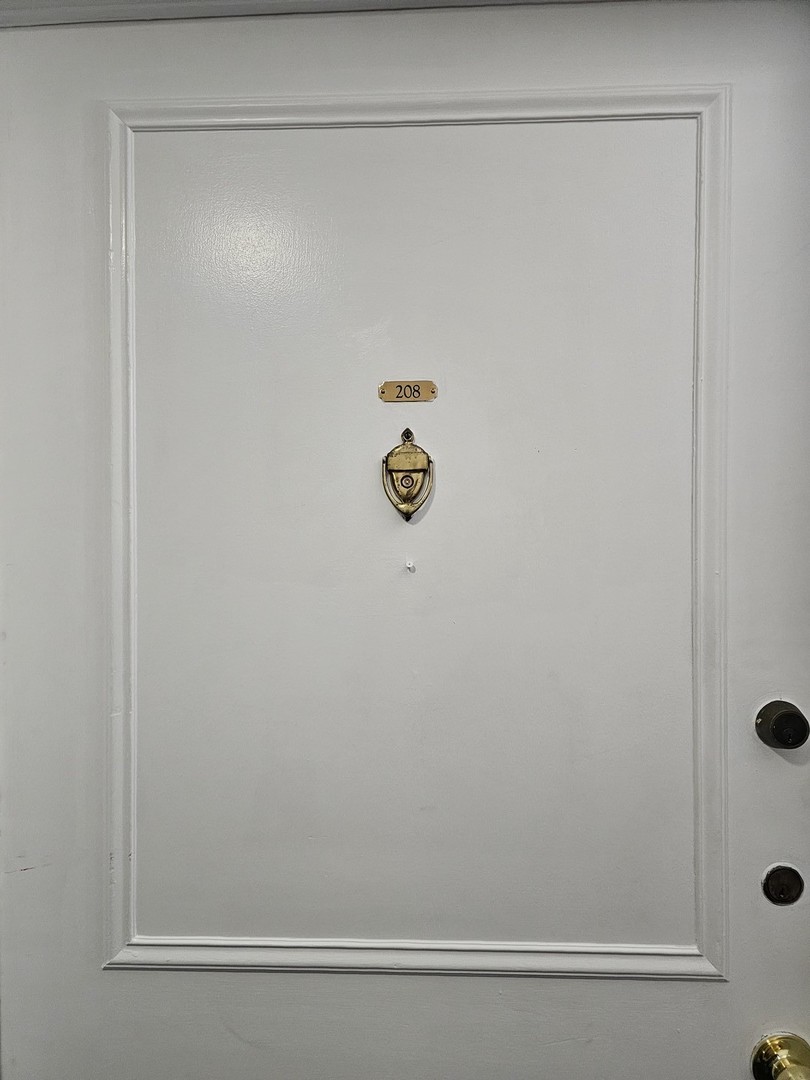 922 East Old Willow Road, Unit 208 Prospect Heights, IL 60070 - Photo 2 of 18