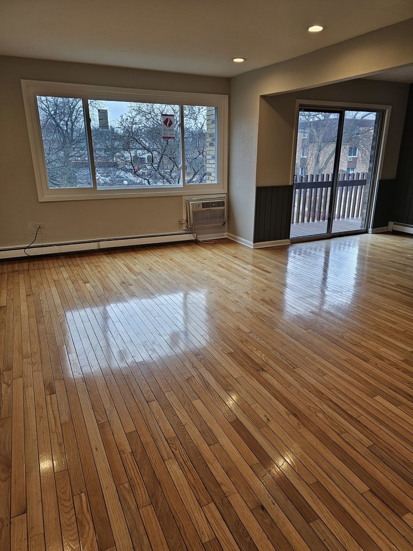 922 East Old Willow Road, Unit 208 Prospect Heights, IL 60070 - Photo 3 of 18