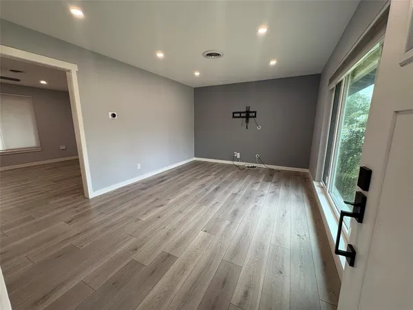 $2,800 | 6201 Belfast Drive, Austin, TX 78723