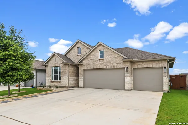 $369,900 | 1960 Colonial Avenue, New Braunfels, TX 78130