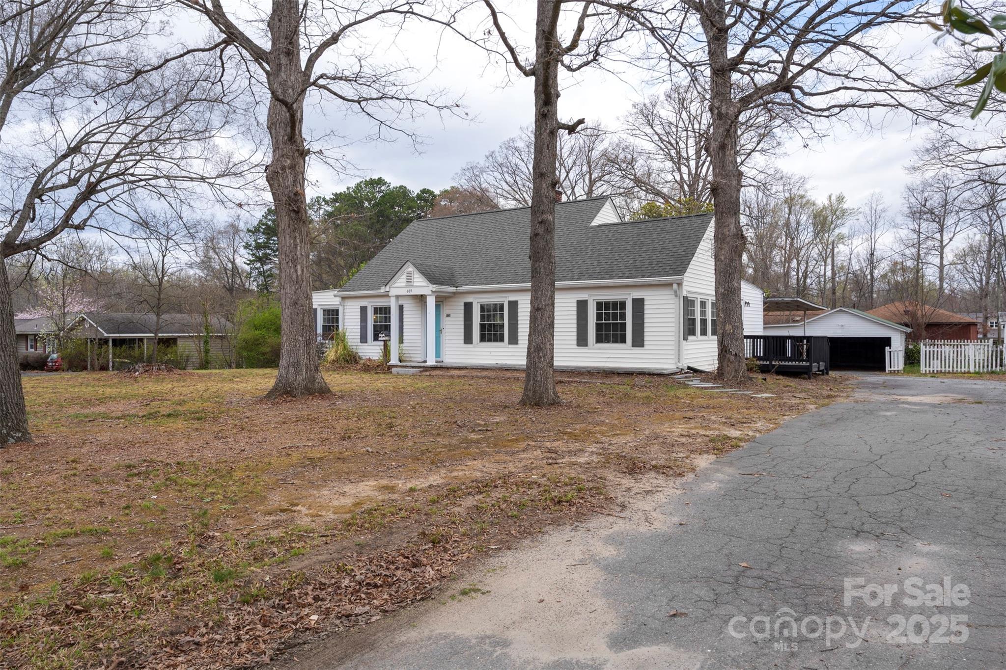 609 Eddleman Road Kannapolis, NC 28083 - Photo 3 of 40 Gallery Image 3