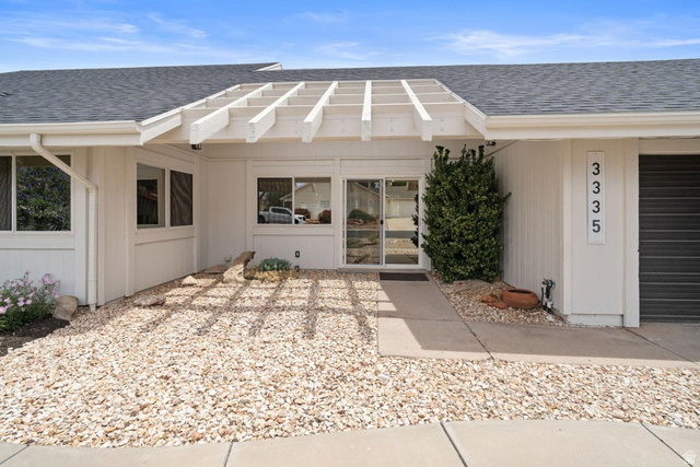 3335 Comanche Road St. George, UT 84790 - Photo 3 of 37