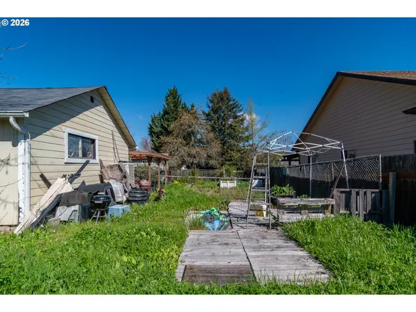 $297,000 | 597 Southeast Ramp Street, Roseburg, OR 97470