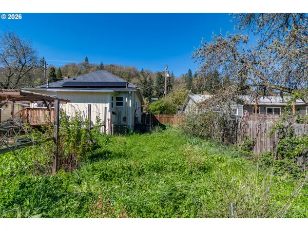 $297,000 | 597 Southeast Ramp Street, Roseburg, OR 97470