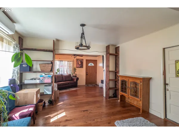 $297,000 | 597 Southeast Ramp Street, Roseburg, OR 97470