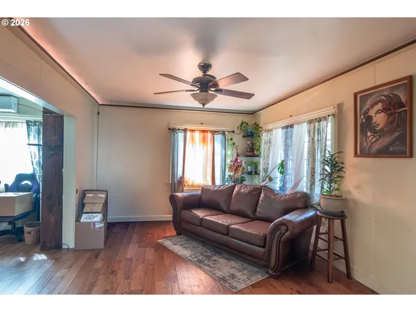 $297,000 | 597 Southeast Ramp Street, Roseburg, OR 97470