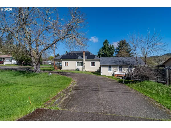 $297,000 | 597 Southeast Ramp Street, Roseburg, OR 97470