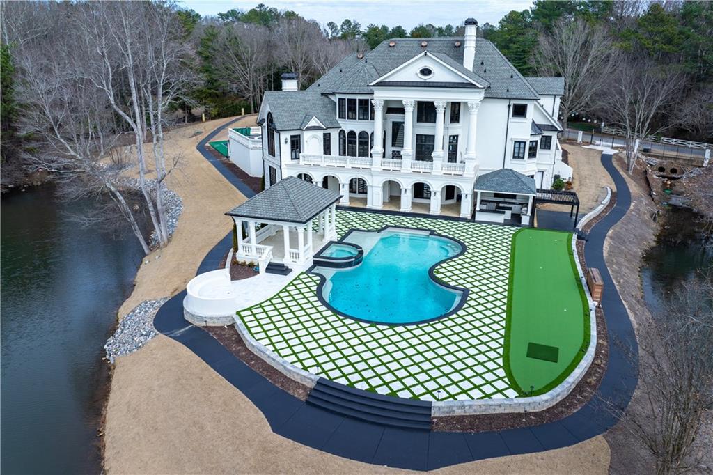 10450 Belladrum Alpharetta, GA 30022 - Photo 35 of 95