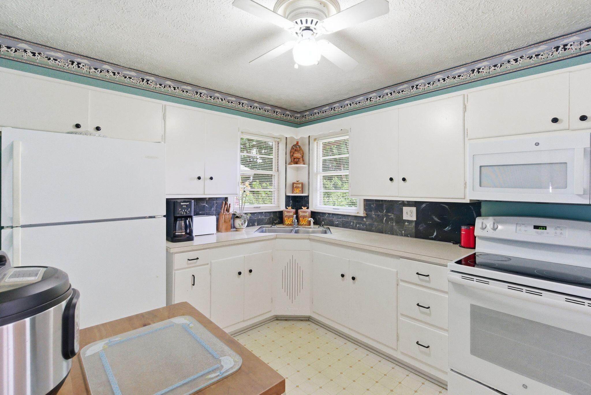 2192 Harrodsburg Road Lexington, KY 40503 - Photo 13 of 38 21_dsc06208