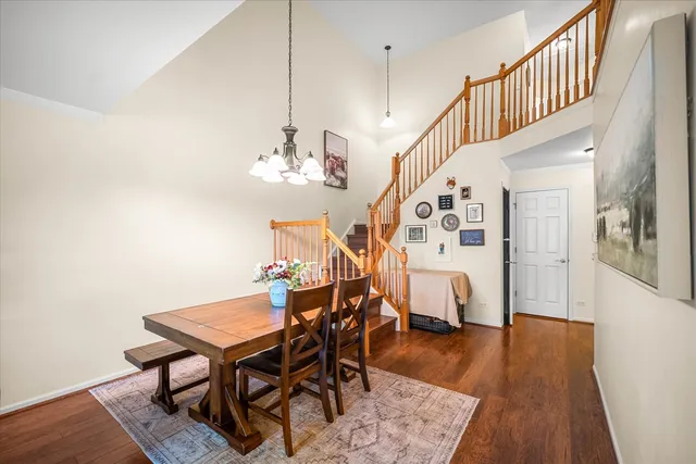 a view of a livingroom and dining room