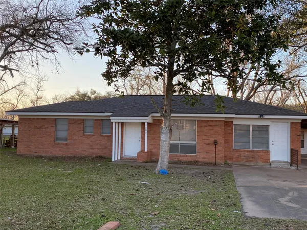 $1,845 | 1105 Alice Street, Sweeny, TX 77480