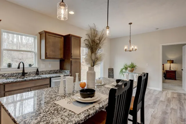 $315,000 | 1911 South A Street, Jasper, IN 47546