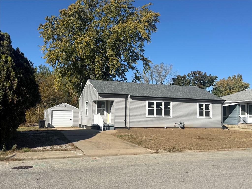 51 Medial Drive Decatur, IL 62521 - Photo 1 of 19