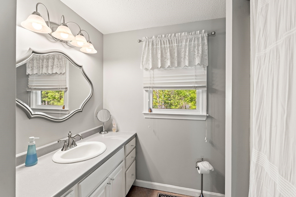 11 Hammond Farm Road Haverhill, MA 01832 - Photo 20 of 24