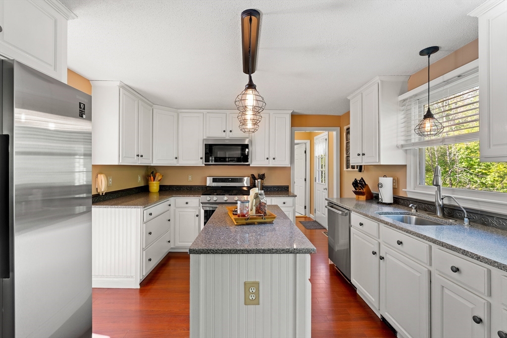 11 Hammond Farm Road Haverhill, MA 01832 - Photo 5 of 24