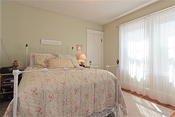 2 Howe Street Watertown, MA 02472 - Photo 9 of 21 Gallery Image 9