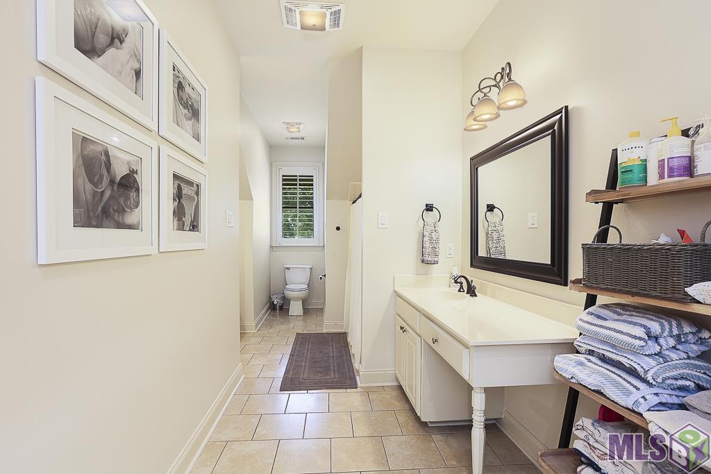 22281 Hoo Shoo Too Road Baton Rouge, LA 70817 - Photo 37 of 40 Bathroom