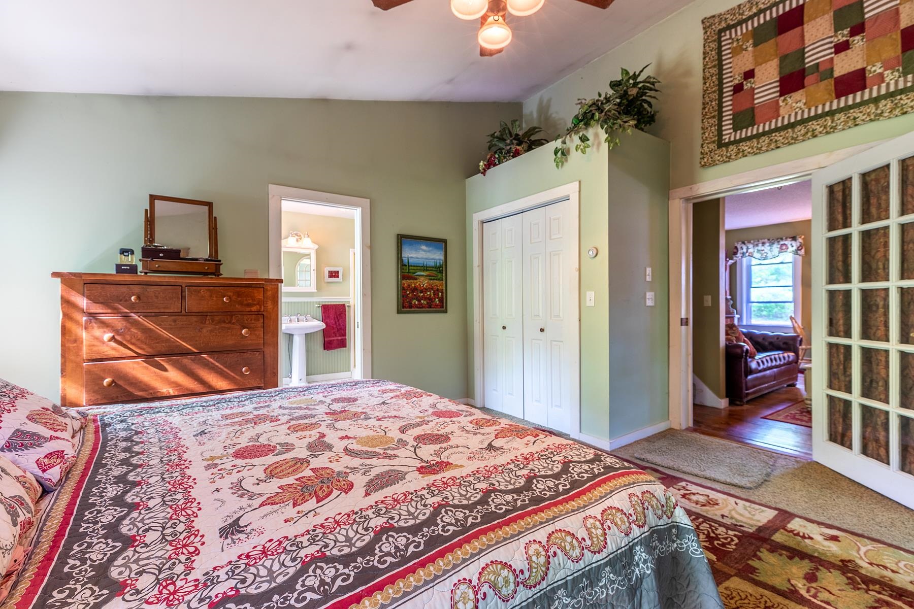 350 Carlen Street Manchester, VT 05255 - Photo 9 of 31