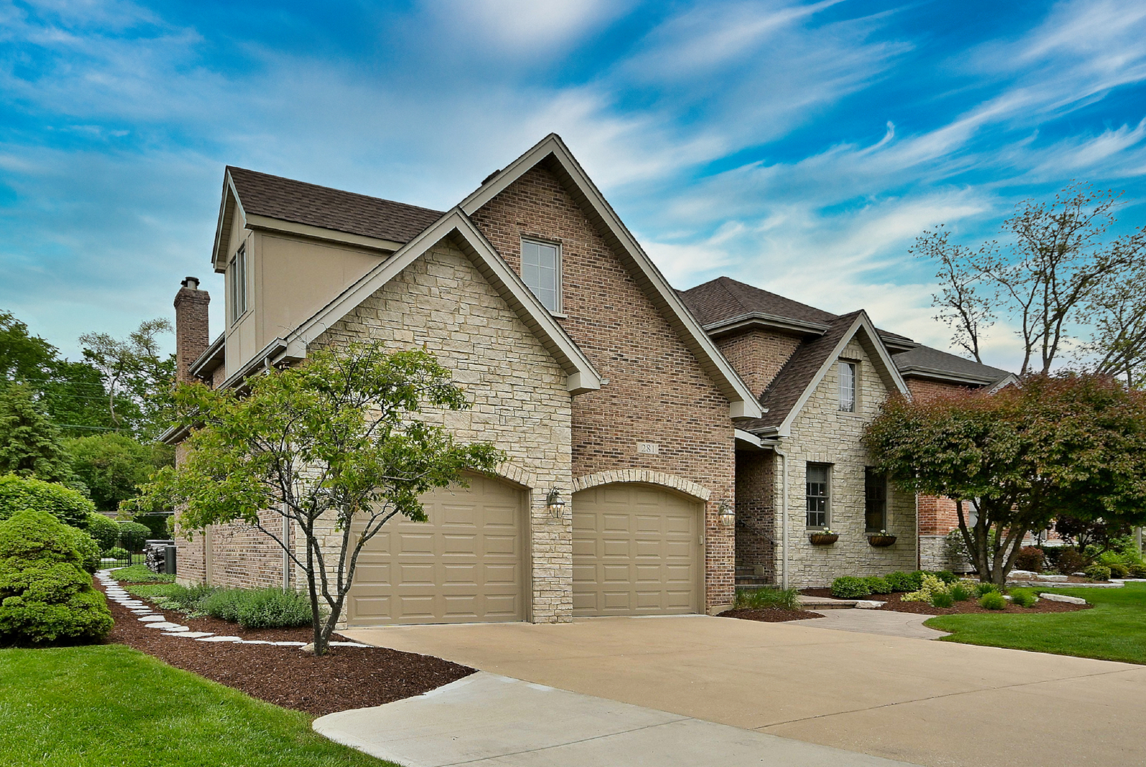 281 East Vallette Street Elmhurst, IL 60126 - Photo 3 of 57