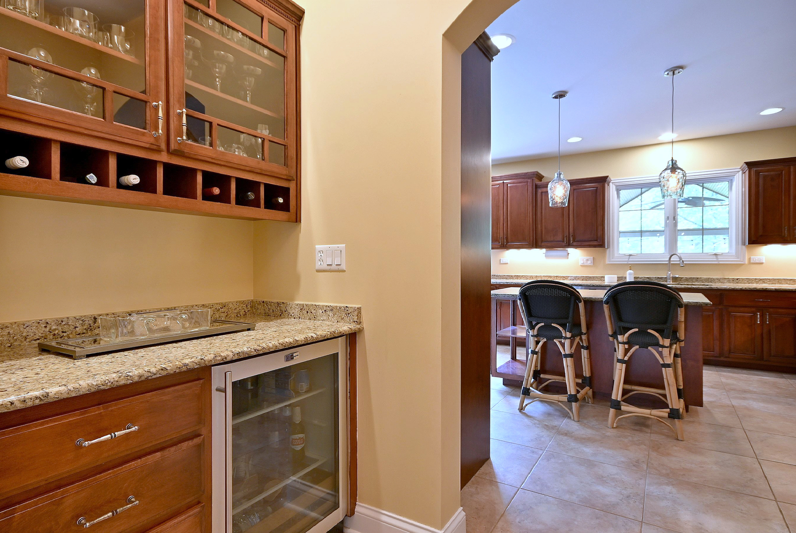 281 East Vallette Street Elmhurst, IL 60126 - Photo 8 of 57