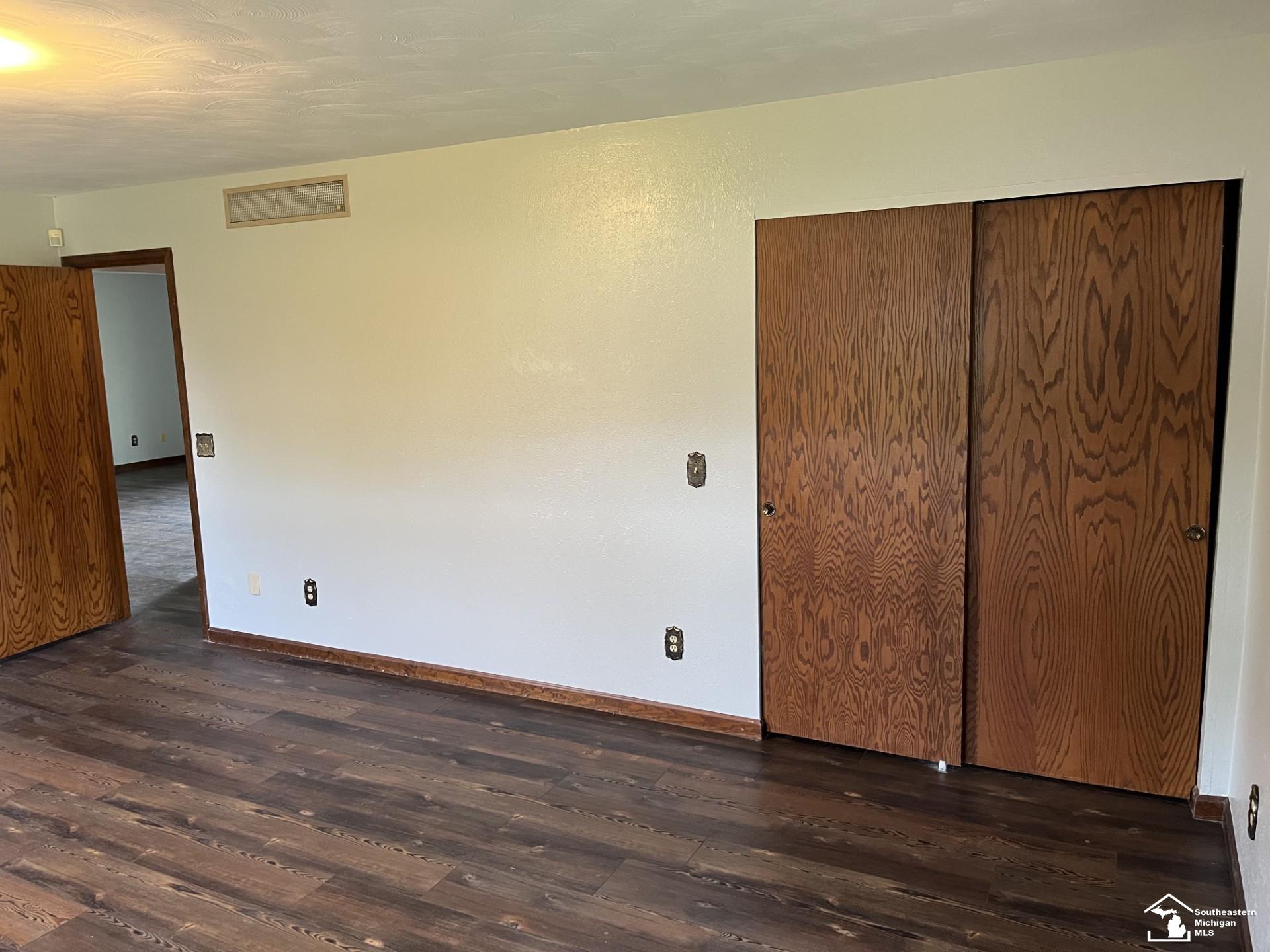 1303 West Erie Road Temperance, MI 48182 - Photo 17 of 30