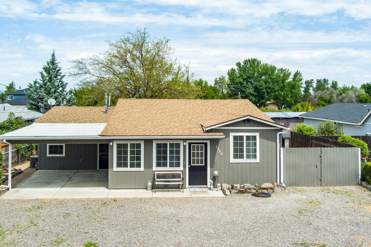 1280 Sweet Road Medford, OR 97501 - Photo 4 of 48 Gallery Image 4