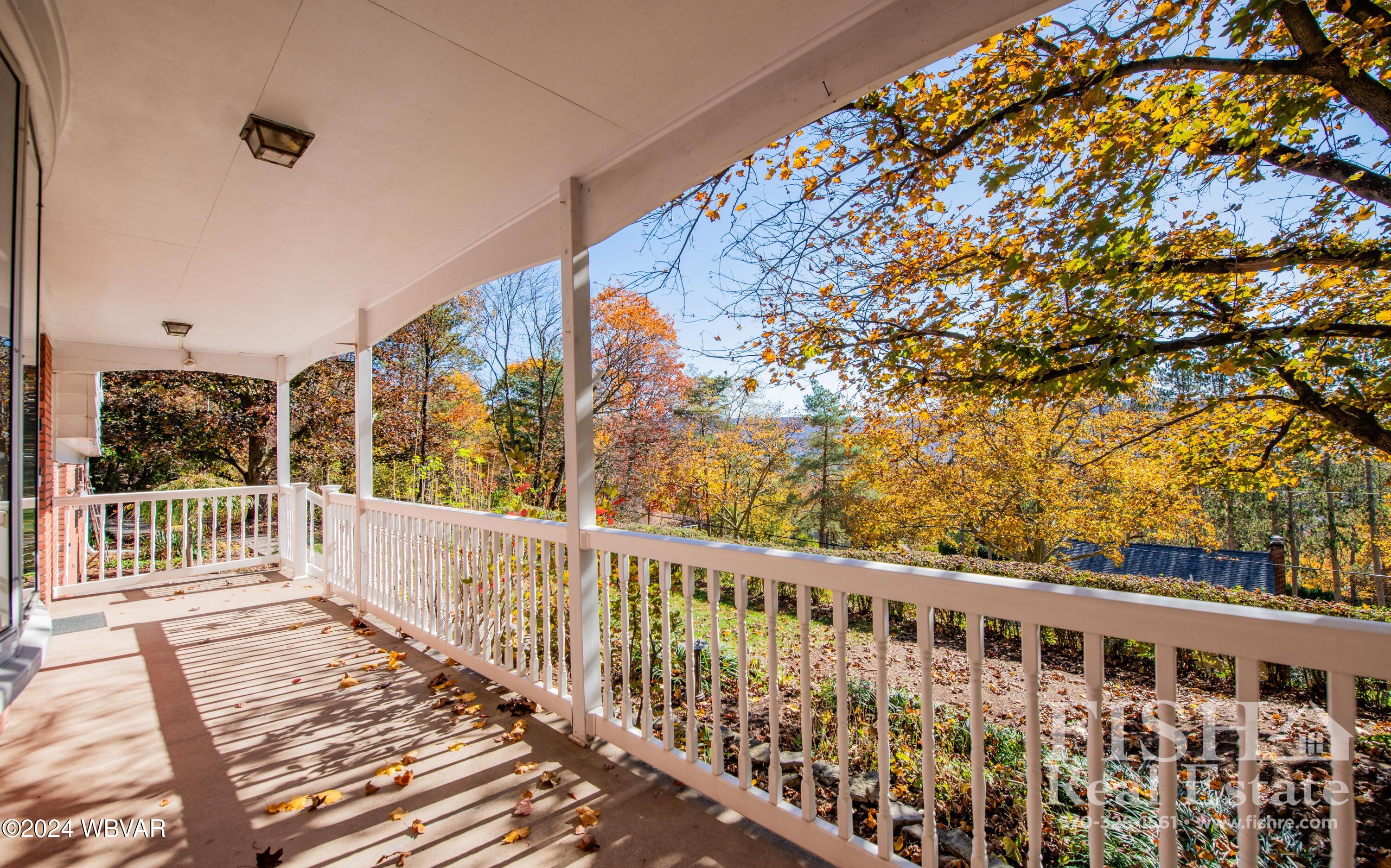 61 Cliffside Drive Williamsport, PA 17701 - Photo 6 of 32 Front Porch