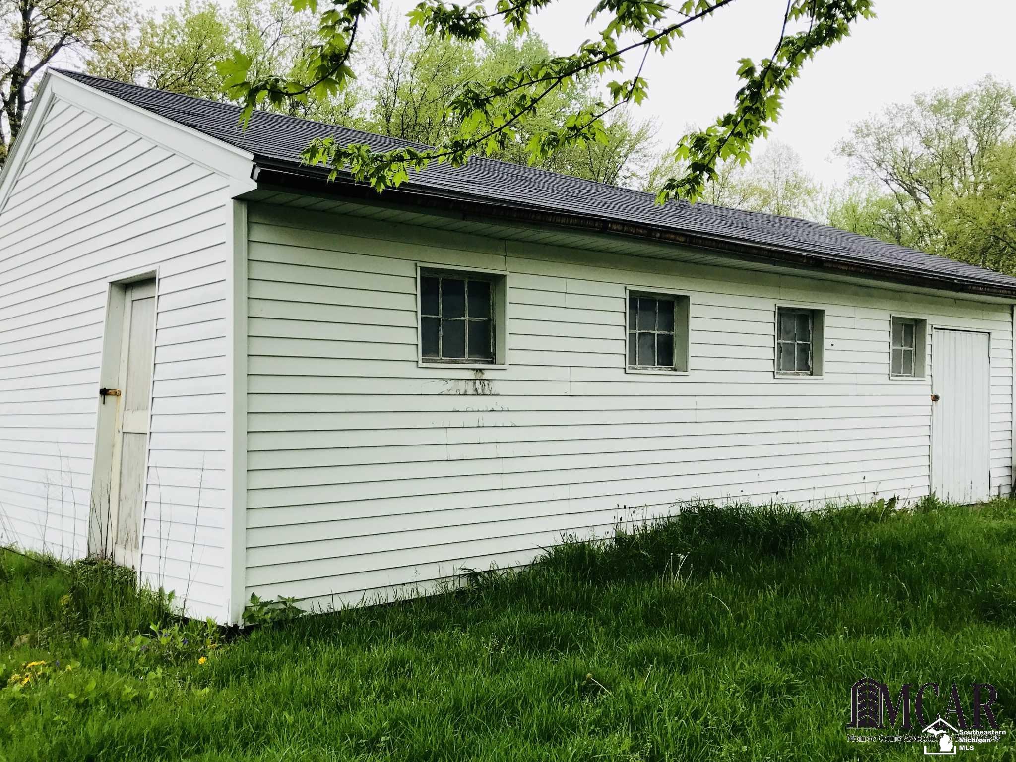 666 Pickard Road Temperance, MI 48182 - Photo 3 of 25
