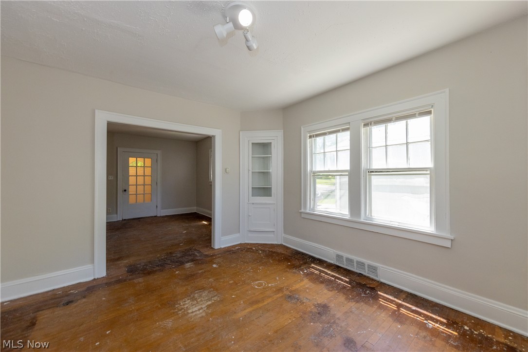 14650 Superior Road Cleveland, OH 44118 - Photo 31 of 50