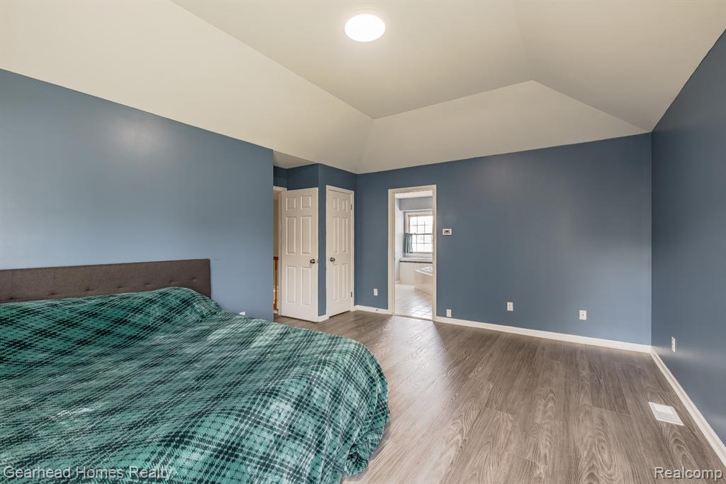 8088 Denton Hill Road Fenton, MI 48430 - Photo 27 of 56