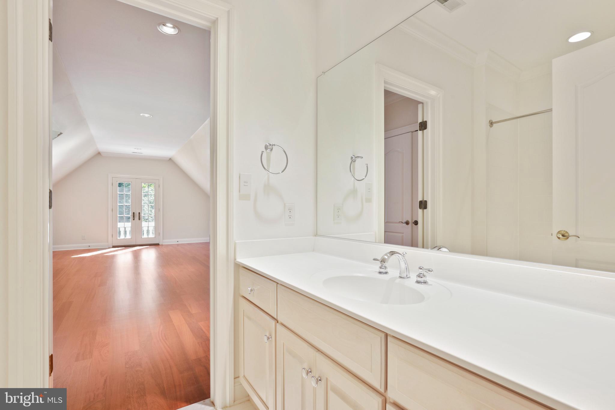 10401 Kingsbridge Road Ellicott City, MD 21042 - Photo 70 of 149 Gallery Image 70
