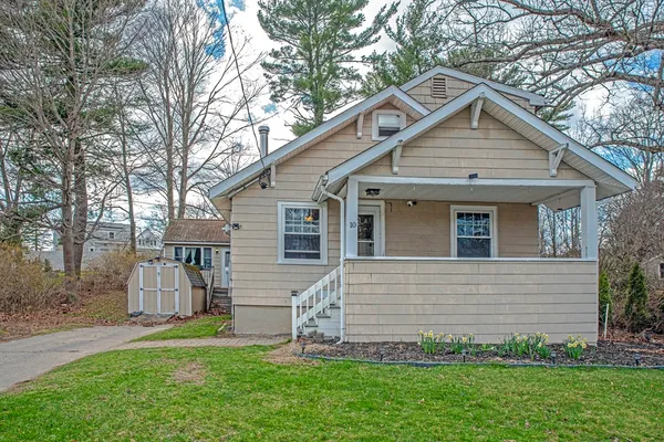 $629,900 | 10 Sunnybank Avenue, Rockland, MA 02370