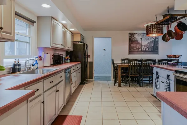 $629,900 | 10 Sunnybank Avenue, Rockland, MA 02370